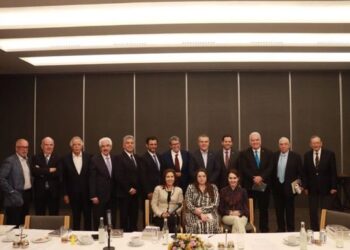 Diálogan Monreal y CCE para buscar crecimiento económico