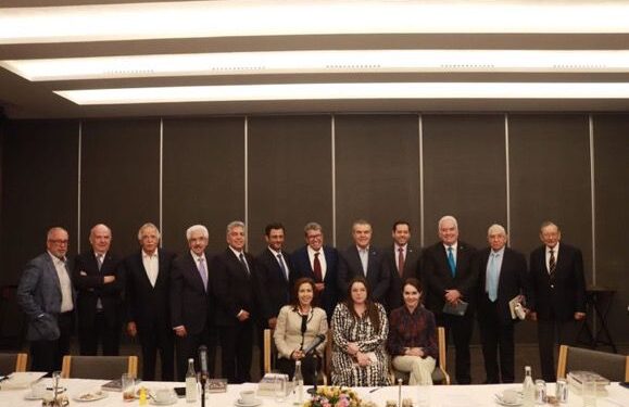 Diálogan Monreal y CCE para buscar crecimiento económico