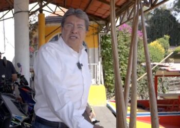 Al mismo tiempo que la jefa de Gobierno, Claudia Sheinbaum –corcholata presidencial favorita– retomó sus giras de campaña por el interior del país, el senador Ricardo Monreal –que afirma no busca la candidatura para gobernar la CDMX–, decidió quedarse en la capital este fin de semana, donde registró dos actos públicos que bien podrían enmarcarse en una aspiración local, no nacional.