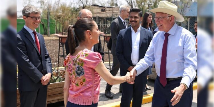 A pregunta sobre la tragedia ocurrida en el albergue de Ciudad Juárez, la jefa de Gobierno de la Ciudad de México, Claudia Sheinbaum informó que preparan la apertura de un refugio para migrantes en la capital del país.