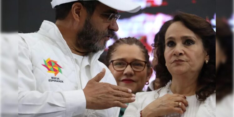 Ente los políticos dicen que “vivir fuera del presupuesto es vivir en el error”. Pues tal parece que la excandidata a la Alcaldía Cuauhtémoc, Dolores Padierna pasó al redil de “vivir en el acierto”, luego de que durante varios años estuvo, formalmente, sin sacarle lana al erario.