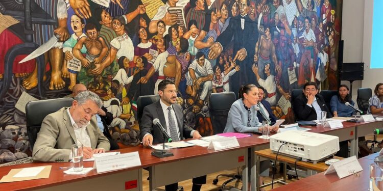 Lo que le interesaba a la jefa de Gobierno Claudia Sheinbaum de su reunión de Cabildo finalmente lo logró. Ahí estuvieron los 16 Alcaldes –nueve de oposición y siete de Morena–, a quienes les repartió su rebanada de culpa para distribuir el costo político de la escasez de agua