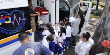 -Conscientizar a infantes, adolescentes y jóvenes sobre la importancia del servicio público, en todos sus niveles, para cambiar la vida de los ciudadanos de manera eficiente, honesta y con perspectiva de género, es el objetivo de las visitas de estudiantes, desde primaria hasta profesional, para conocer el funcionamiento de la alcaldía, implementadas por la alcaldesa, Lía Limón.