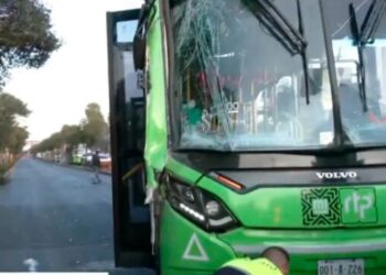 Unidad RTP se estrella contra camión de pasajeros en VC