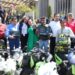 Sandra Cuevas entrega automóviles y motonetas a ganadores de rifa decembrina