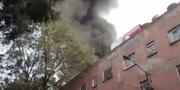 Reportan incendio en  bodega de Alcaldía Cuauhtémoc
