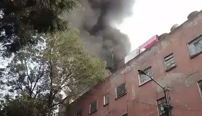 Reportan incendio en bodega de Alcaldía Cuauhtémoc