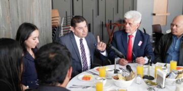 Senador Armenta plantea iniciativa para proteger a artistas