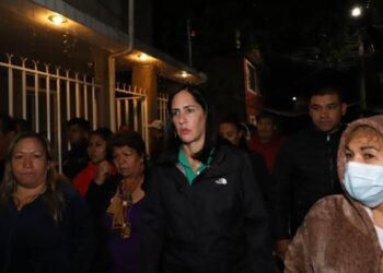 Recorre   Lía Limón zona inundada de la colonia El Capulín