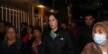 Recorre   Lía Limón zona inundada de la colonia El Capulín