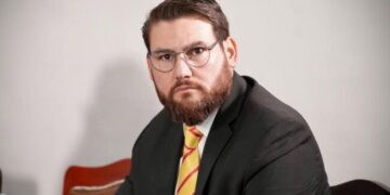 PAN emplaza a Sheinbaum fijar fecha real de reapertura L-12