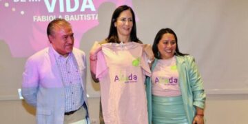 Asiste Lía Limón al conversatorio “Las mujeres de mi vida”