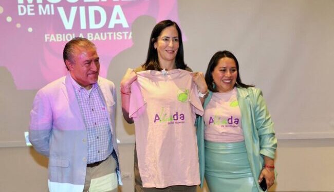 Asiste Lía Limón al conversatorio “Las mujeres de mi vida”
