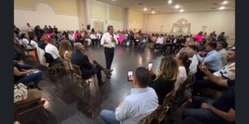 Monreal avanza en sondeos donde compite con aspirantes de otros partidos