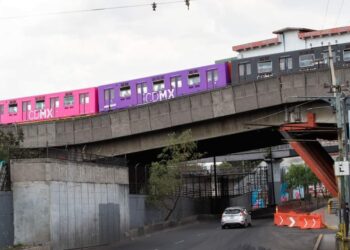 El coordinador de los diputados del PAN en el Congreso de la CDMX, Federico Döring, anda engallado. Ante los rumores y filtraciones –de morenistas, pero también de priístas y perredistas– de que se rompió esa alianza tripartita en la capital para 2024, asegura que es pura grilla barata.