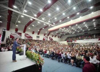 En la Conferencia Magistral Políticas de Gobierno al Servicio de la Ciudadanía en el Instituto Tecnológico de Nuevo León, la jefa de Gobierno de la Ciudad de México Claudia Sheinbaum  presumió logros de su administración, entre los cuales destacó en educación, movilidad, obras públicas y en apoyo a las mujeres en la capital del país.