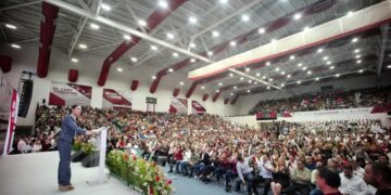 En la Conferencia Magistral Políticas de Gobierno al Servicio de la Ciudadanía en el Instituto Tecnológico de Nuevo León, la jefa de Gobierno de la Ciudad de México Claudia Sheinbaum  presumió logros de su administración, entre los cuales destacó en educación, movilidad, obras públicas y en apoyo a las mujeres en la capital del país.