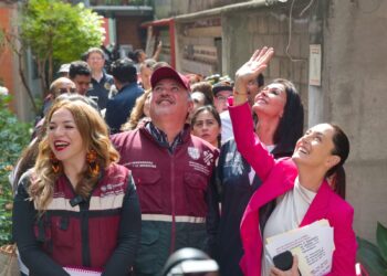 La jefa de Gobierno de la Ciudad de México Claudia Sheinbaum defendió la continuidad de las conferencias matutinas del presidente López Obrador y criticó a la oposición por interponer demandas ante el Instituto Nacional Electoral (INE) para que las “mañaneras” sean canceladas.
