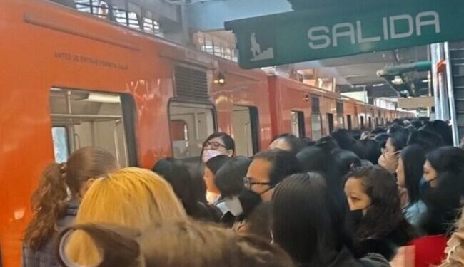 Desalojan a usuarios en Línea 8; reportan retrasos en líneas 7 y B del Metro