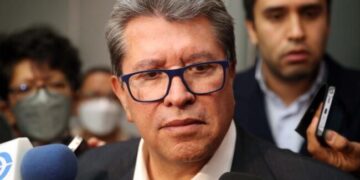 México debe asumir con seriedad y responsabilidad su condición de país de tránsito, para evitar el riesgo de que la tragedia de Juárez se repita, dijo Monreal