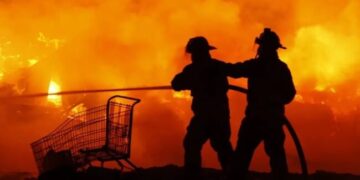 Triple homicidio, dos incendios, pero según Sheinbaum en la Central de Abasto no pasa nada