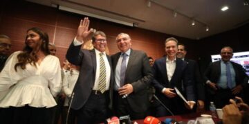 Sostienen senadores reunión con el secretario de Gobernación