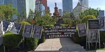 Interponen amparo para mantener la ‘Glorieta de las mujeres que luchan’