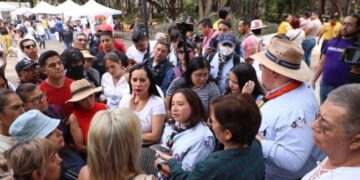 Prohíbe Sandra Cuevas a feministas vendimia en plaza Río de Janeiro