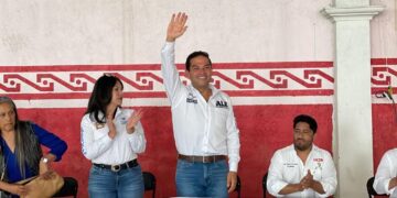Integrantes de la Organización de Campesinos e Indígenas de México (OCIM) de la región de Xonacatlán, se reunieron con liderazgos de Acción Nacional para respaldar a su candidata a la gubernatura del estado de México, Ale del Moral, por lo que se comprometieron a salir a votar el próximo 4 de junio por el PAN.