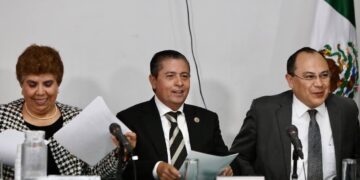 Giovani les ganó varias veces la discusión y les demostró a los legisladores con datos oficiales que en la Demarcación logró reducir el 33.3% los delitos en un año y medio de gobierno.