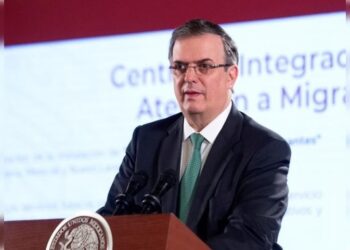 También implícitamente Ebrard está pidiendo permiso al presidente para renunciar a la Cancillería, aunque los demás no quieran, pues él no puede irse sin el aval de su patrón López Obrador. Al presidente no se le puede renunciar en este sistema, y menos en esta circunstancia. Hacerlo sería equiparable a romper con él. Ebrard considera que el cargo le estorba para moverse libremente en una especie de precampaña. AMLO dará pronto instrucciones a Delgado. Lo veremos.
