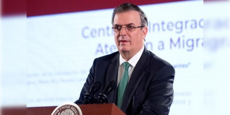 También implícitamente Ebrard está pidiendo permiso al presidente para renunciar a la Cancillería, aunque los demás no quieran, pues él no puede irse sin el aval de su patrón López Obrador. Al presidente no se le puede renunciar en este sistema, y menos en esta circunstancia. Hacerlo sería equiparable a romper con él. Ebrard considera que el cargo le estorba para moverse libremente en una especie de precampaña. AMLO dará pronto instrucciones a Delgado. Lo veremos.