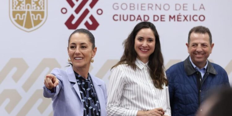 Luego de que manifestantes y diputados de oposición se manifestaran afuera del Congreso CDMX por la aprobación de la llamada “Ley Godoy”, la jefa de Gobierno minimizó el hecho y negó que fuese una protesta.