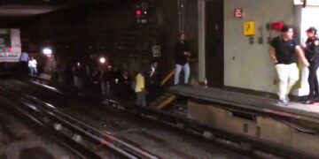 Ya en la recta final hacia la encuesta que definirá a la o el candidato de Morena a la Presidencia en 2024, las múltiples y recurrentes fallas en el Sistema de Transporte Colectivo Metro de la Ciudad de México pueden ser un problema para la imagen de la jefa de Gobierno, que hasta hoy aventaja en las encuestas al canciller Marcelo Ebrard.