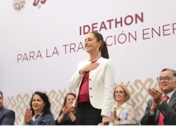 La jefa de Gobierno Claudia Sheinbaum refrendó su postura de que el método para elegir al candidato presidencial de Morena al 2024 debe ser la encuesta, que está contemplada en los estatutos del partido y “se realiza desde hace mucho tiempo.