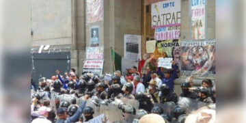 Simpatizantes de ministros desalojan plantón frente a la Suprema Corte