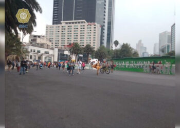 Colectivos  a favor de la legalización de la marihuana bloquean avenida Reforma