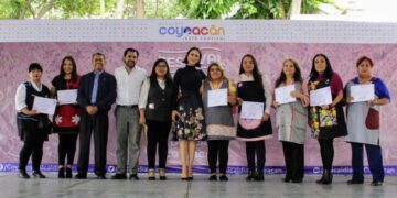 Reconoce Coyoacán labor de mamás, docentes y adultas mayores