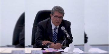 Advierte Monreal: confrontación entre Poderes puede afectar al Estado