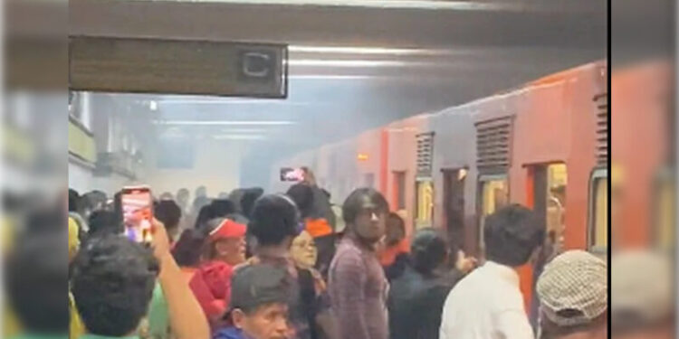 Reportan fuego en estación La Raza de L-3 del Metro