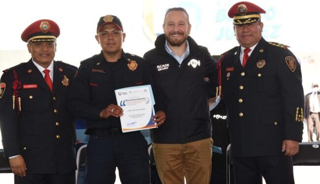 Condecora Congreso CDMX a elemento Blindar BJ