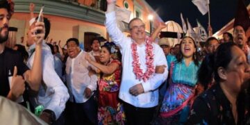 Cada quien sus decisiones, yo estoy con el pueblo, responde Ebrard a foto de Jara con Sheinbaum