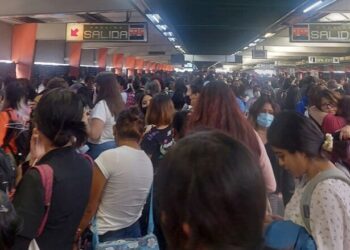 Reportan retrasos y humo en estación Centro Médico de L-3