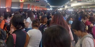 Reportan retrasos y humo en estación Centro Médico de L-3