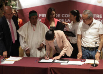 Firma Sheinbaum convenio con Municipios de Chihuahua
