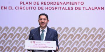 Tal parece que este miércoles le impusieron desde la oposición a Martí Batres la agenda de su conferencia, pues tuvo que salir a defender a su antecesora Claudia Sheinbaum, tras los señalamientos de corrupción en la Secretaría de Salud,