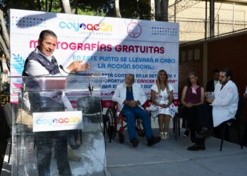 Nuestra política para ustedes es integral, creamos oportunidades laborales con nuestra Feria del Empleo, garantizamos su seguridad combatiendo la violencia de género y velamos por su salud con acciones como esta; en 20 meses, hemos realizado ya dos mil 500 mastografías gratuitas en coordinación con FUCAM: Giovani Gutiérrez Aguilar, alcalde