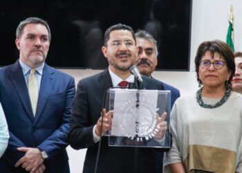 «El sello del Gobierno seguirá siendo poner el poder al servicio de la gente»: Batres