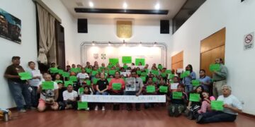 Además de la despedida que se organizó ella misma en el Zócalo de la Ciudad de México, con miles de personas a las que “apoyaron con la transportación” (eufemismo de acarrear), la ex jefa de Gobierno, Claudia Sheinbaum, tuvo otra despedida, ésta no oficial