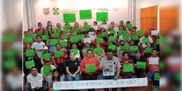 La principal evidencia de que con la salida de Claudia Sheinbaum de la Jefatura de Gobierno de la Ciudad de México se agudizó la crisis de falta de diálogo y concertación política, es que hoy cumple 15 días un plantón en el salón de usos múltiples de la mismísima Secretaría de Gobierno.